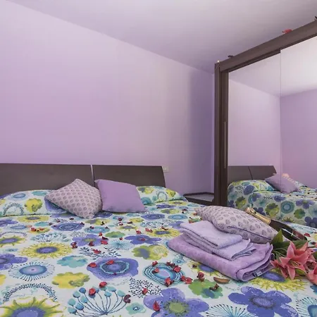 Cantone Sleeps 2 מונוואלה